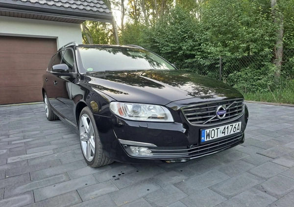 Volvo V70 cena 43600 przebieg: 318689, rok produkcji 2016 z Otwock małe 562
